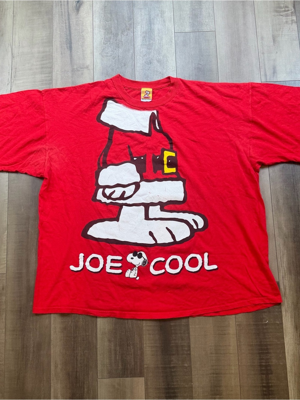 Vintage Peanuts Joe Cool Santa Graphic Red T-Shirt 2XL Holiday Mens